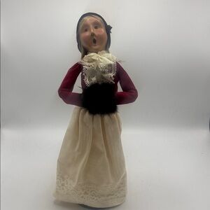 Byers choice Victorian Caroler with Muff
